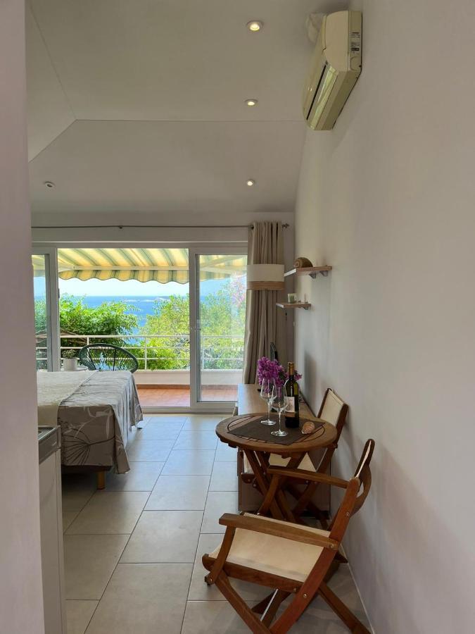 Studio Apartment Sol Mlini Bagian luar foto