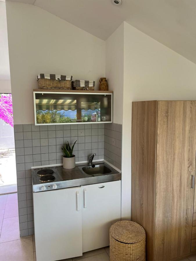 Studio Apartment Sol Mlini Bagian luar foto