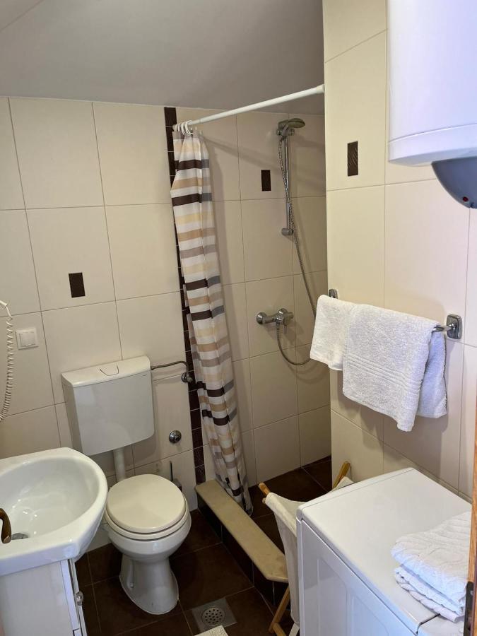 Studio Apartment Sol Mlini Bagian luar foto