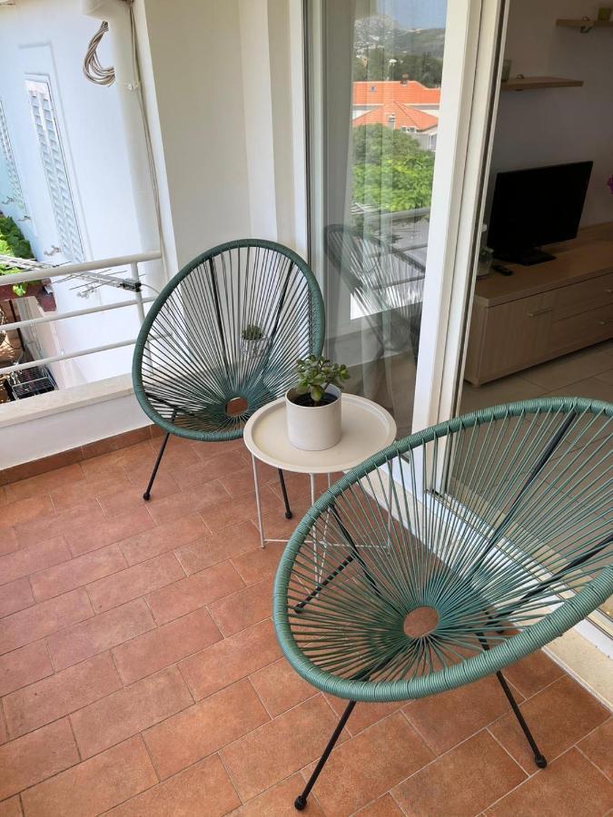 Studio Apartment Sol Mlini Bagian luar foto